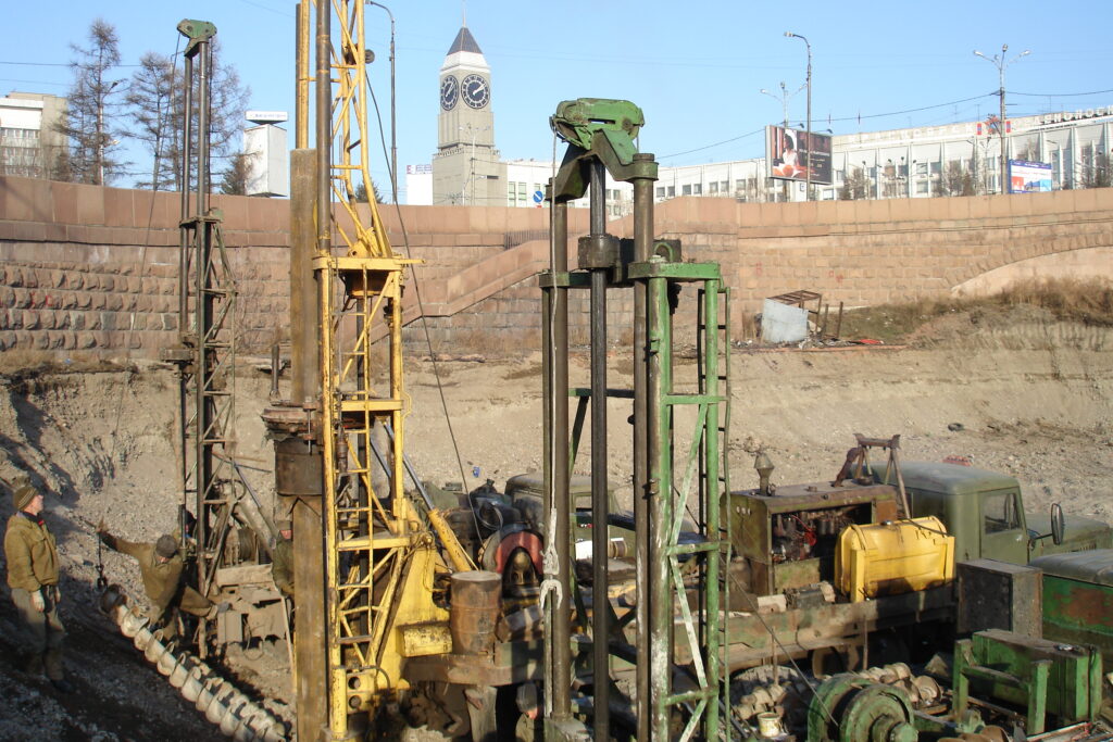 Пневмоударная машина «Тайфун 190»